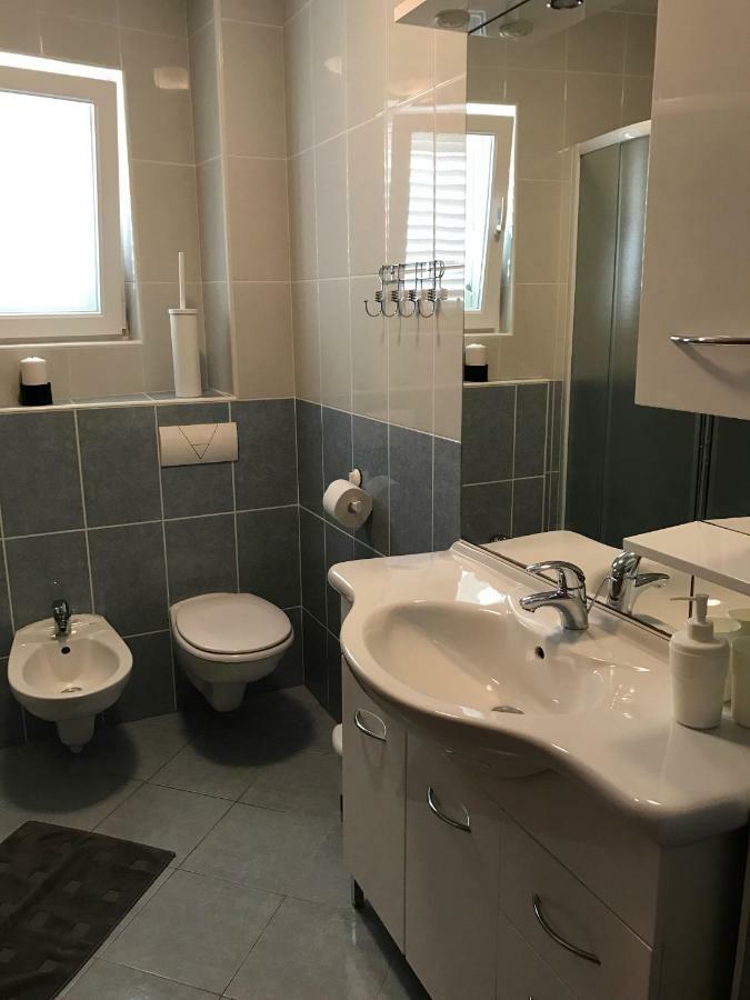 Apartments Gazebo Трогир Экстерьер фото
