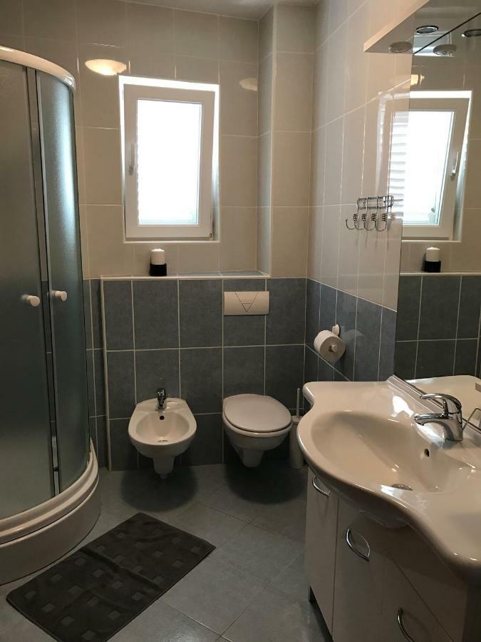 Apartments Gazebo Трогир Экстерьер фото